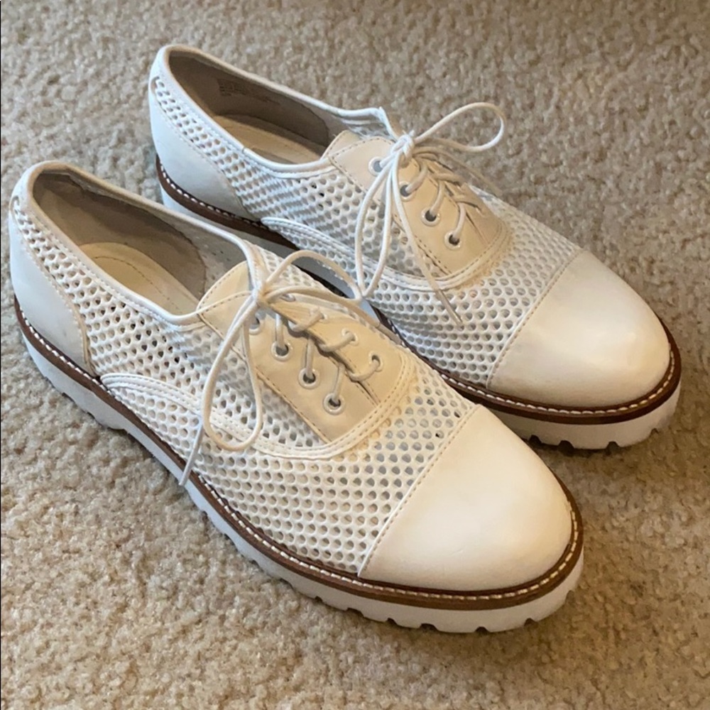 STEVE MADDEN LACE UP LOAFERS
